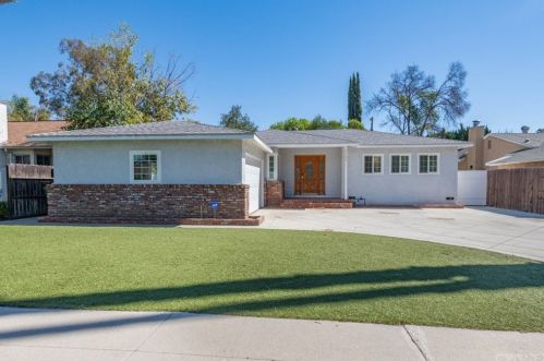 7106 Encino Ave, Van Nuys, CA 91406-3522