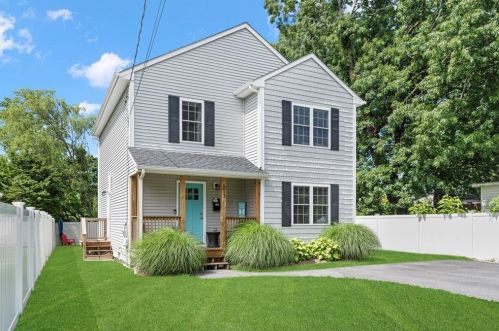 113 Pender Ave, Warwick RI  02889-4808 exterior