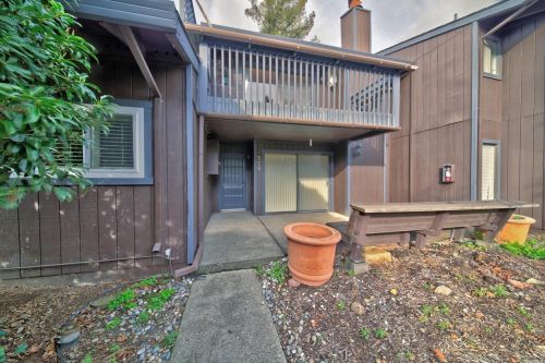 370 Los Alamos Rd, Santa Rosa, CA 95409-5636