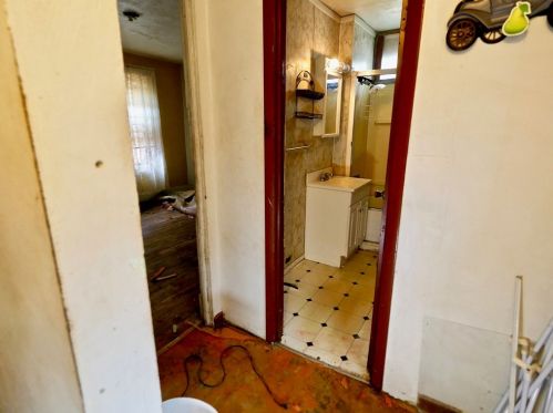 359 13 Ave, Whitaker PA  15120-1405 exterior