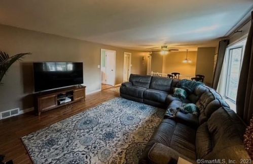 36 Debra Ln, Bristol CT  06010-2724 exterior