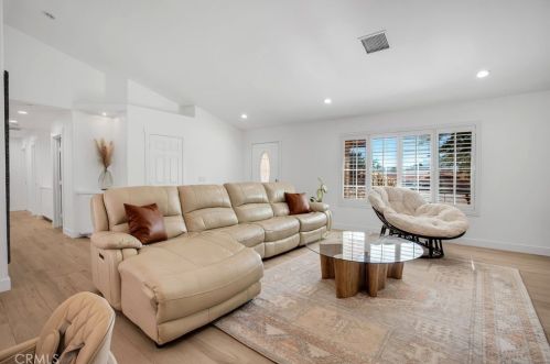 7645 Victoria Ave, Yucca Valley CA  92284-6152 exterior