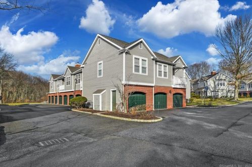 159 Mayfield Dr, Bridgeport, CT 06611-2357