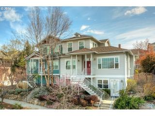 912 Patton Ln, Ashland, OR 97520-9135