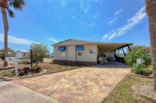 17670 Bryan Ct, Fort Myers Beach, FL 33931-7103