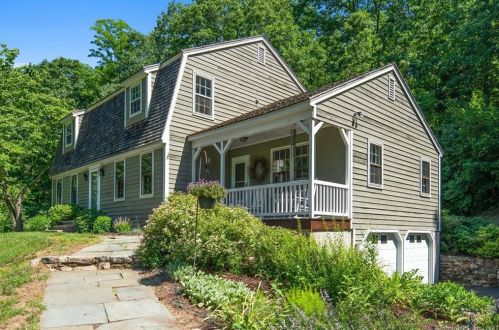 168 Quassuk Rd, Woodbury, CT 06798-2013