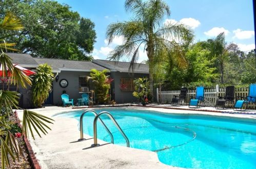 820 Crenshaw Lake Rd, Lutz FL  33548-8129 exterior