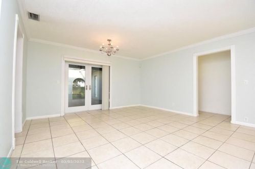 2131 52nd Ave, Hollywood FL  33021-3308 exterior