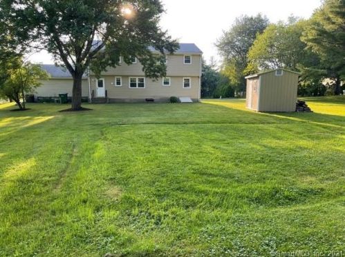 109 Longview Dr, Windsor CT  06095-3806 exterior