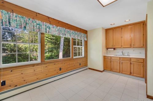 61 Cow Path Dr, Stamford CT  06902-1016 exterior