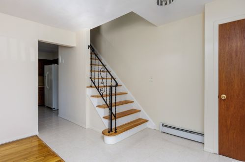 2439 Natta Blvd, North Bellmore, NY 11710-3137
