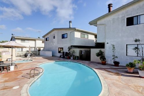 2615 Ruhland Ave, Redondo Beach, CA 90278-2659