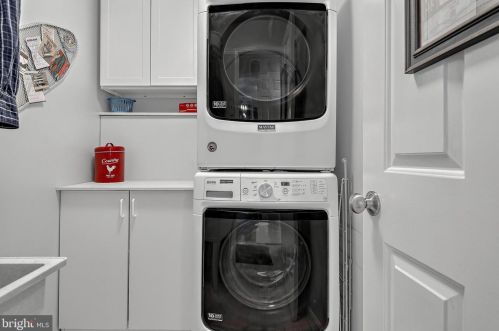 21 Strayer Dr, Carlisle PA  17013-4403 exterior