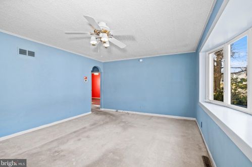 366 Clements Bridge Rd, Runnemede NJ  08078-1919 exterior