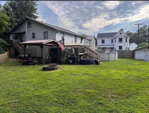 257 6th St, Connellsville PA  15425-2528 exterior