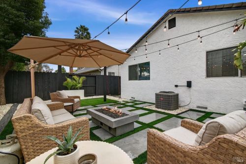 403 Temple Dr, Vacaville CA  95687-5146 exterior
