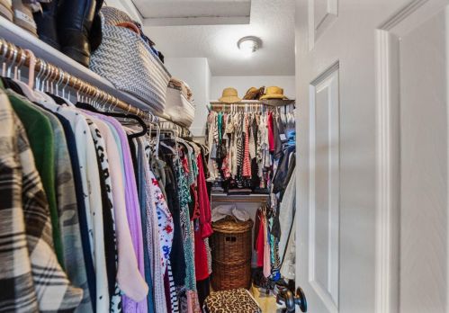 8856 Hiddenspring Way, Elk Grove CA  95758-6153 exterior