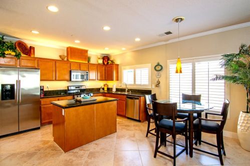 828 Mira Grande, Palm Springs CA  92262-1209 exterior