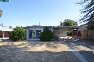 204 Peach St, Exeter, CA 93221-1129