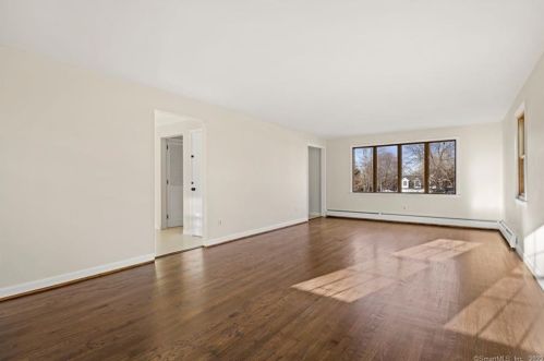 20 Summit Dr, Wapping CT  06074-3742 exterior