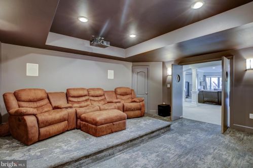 20405 Crimson Pl, Leesburg VA 20175-6362 exterior