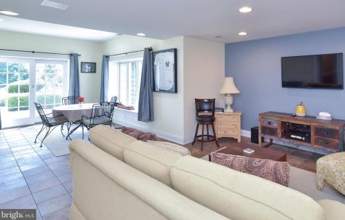 116 Osborne Cir, Kennett Sq PA  19348-1910 exterior