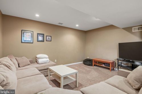 1707 Crossfield Dr, Lancaster PA 17603-6789 exterior