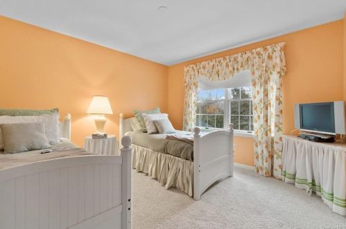 16 Mdw Rdg Rd, Warwick NY  10990-2535 exterior