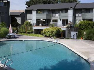 8733 Brightfield Cir, Portland, OR 97223-4603