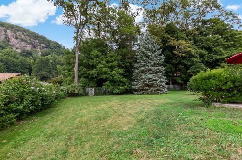 64 Morris Ave, Nelsonville, NY 10516-1605