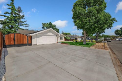 881 Stonehurst Way, Campbell, CA 95008-5621