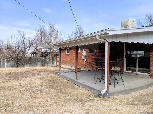 381 Scranton St, Denver CO 80011-8422 exterior