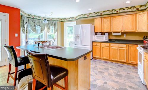 13786 Milltown Rd, Lovettsville VA  20180-3517 exterior