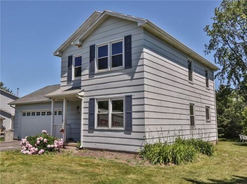 105 Sugar Tree Cir, Brockport, NY 14420-1413