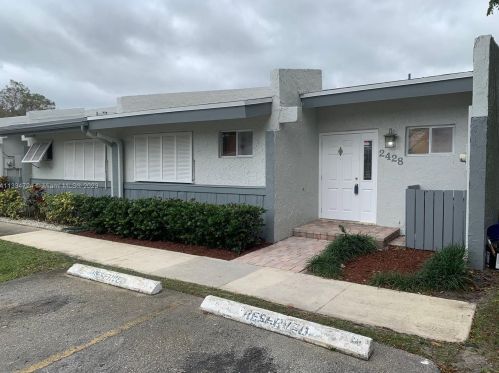2428 37th Ave, Hollywood, FL 33021-3605