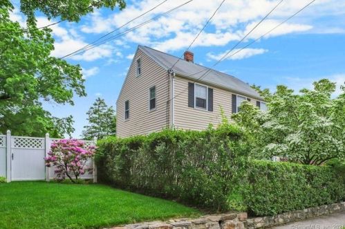 7 Weil St, Stamford, CT 06905-4517