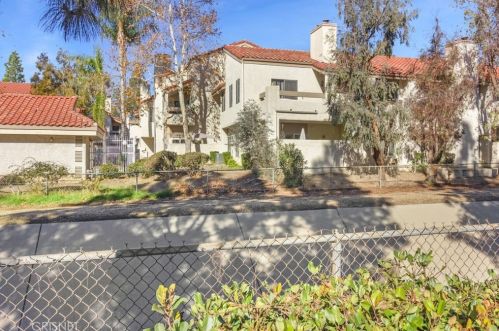 3354 Darby St, Simi Valley CA 93063-5332 exterior