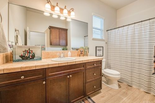 2574 Utah Ave, Fresno CA  93720-3977 exterior