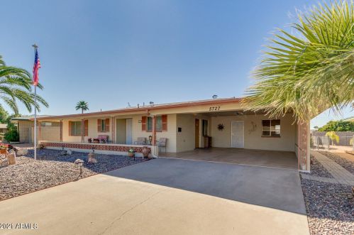 5727 Des Moines St, Mesa, AZ 85205-6623