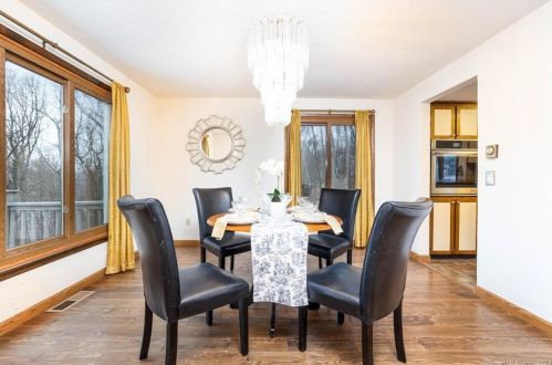 80 Mount Sumner Dr, Manchester CT  06043-7248 exterior