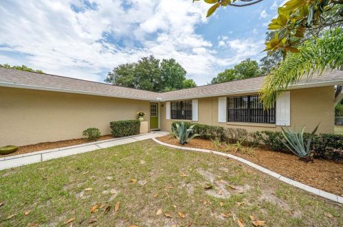 1562 Twin Palms Loop, Lutz FL  33559-6763 exterior