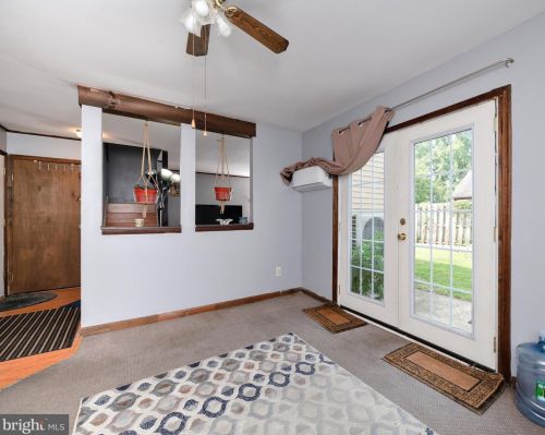14 Presidential Dr, Erial, NJ 08081-1314