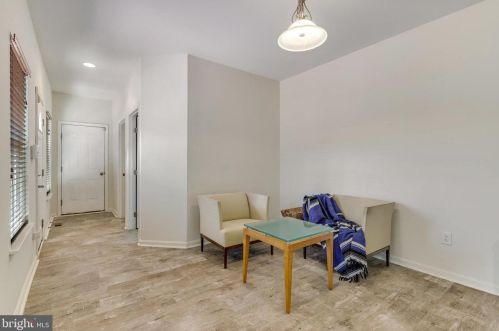 11 Broad Way, Lovettsville VA  20180-8608 exterior