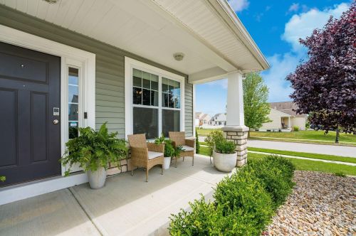 836 Bent Oak Dr, Blacklick, OH 43004-8824