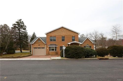 46 Balmoral Cres, White Plains, NY 10607-2202
