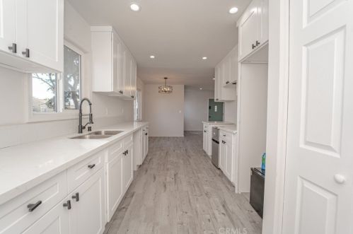 1813 Queensdale St, Compton CA 90221-1930 exterior