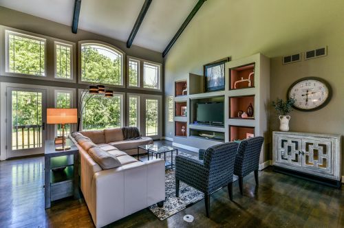 8330 Gateway Ct, Greendale, WI 53129-1599