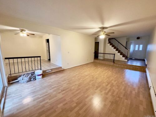 124 Country Club Dr, Florida, NY 10921-1526