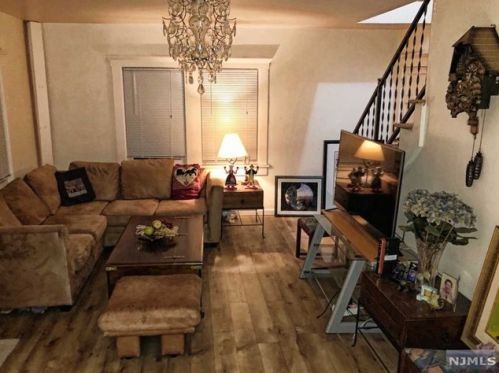 226 Ruby Ave, Palisades Park, NJ 07650-1934