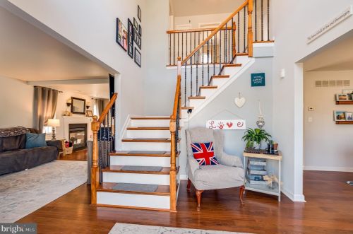 8 Augusta St, North Hanover, NJ 08562-2344